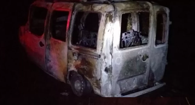 CARRO-INCENDIDADO