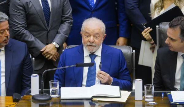 Presidente-da-República-Luiz-Inácio-Lula-da-Silva-600x350