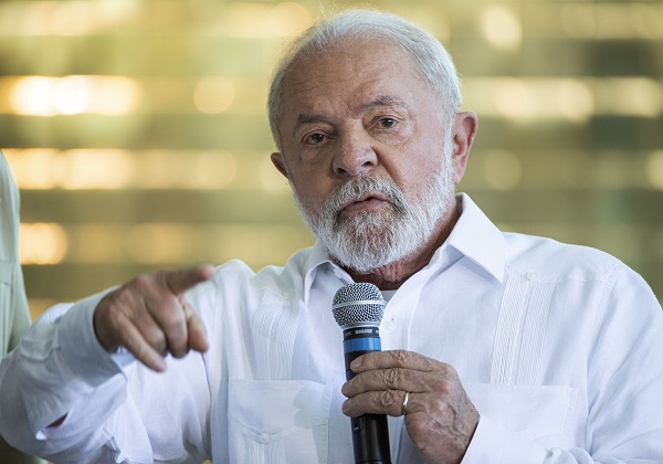Braslia (DF) 30-03-2023 - O presidente, Luiz Incio Lula da Silva participa da apresentao da taa da Copa do Mundo Feminina FIFA Austrlia e Nova Zelndia 2023, no Palcio da Alvorada. Foto: Jodson Alves/Agncia Brasil
