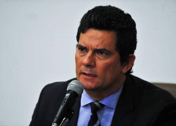 O ministro da Justiça e Segurança Pública, Sergio Moro, fala à imprensa