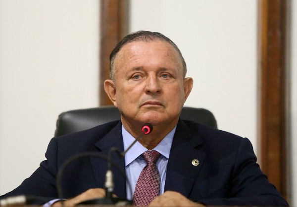 ADOLFO-MENEZES
