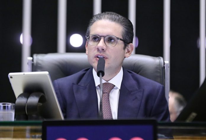 hugo-motta_kayo-magalhaes_camara-dos-deputados-900x615