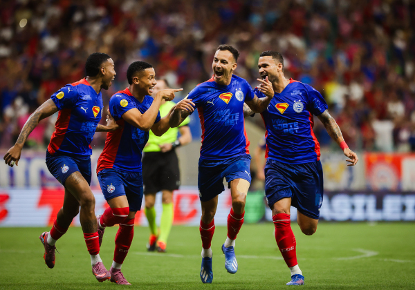 Bahia-domina-o-Gremio-na-Fonte-Nova