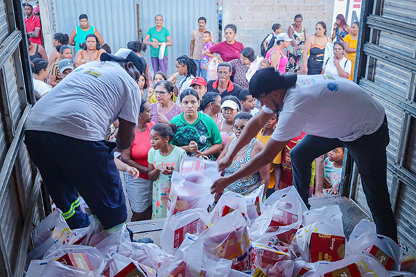 entrega de cesta de natal em morro do chapéu_divulgação (1)