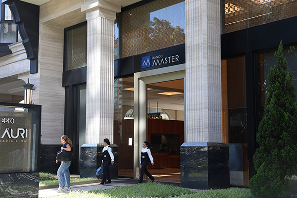 Fachada do Banco Master