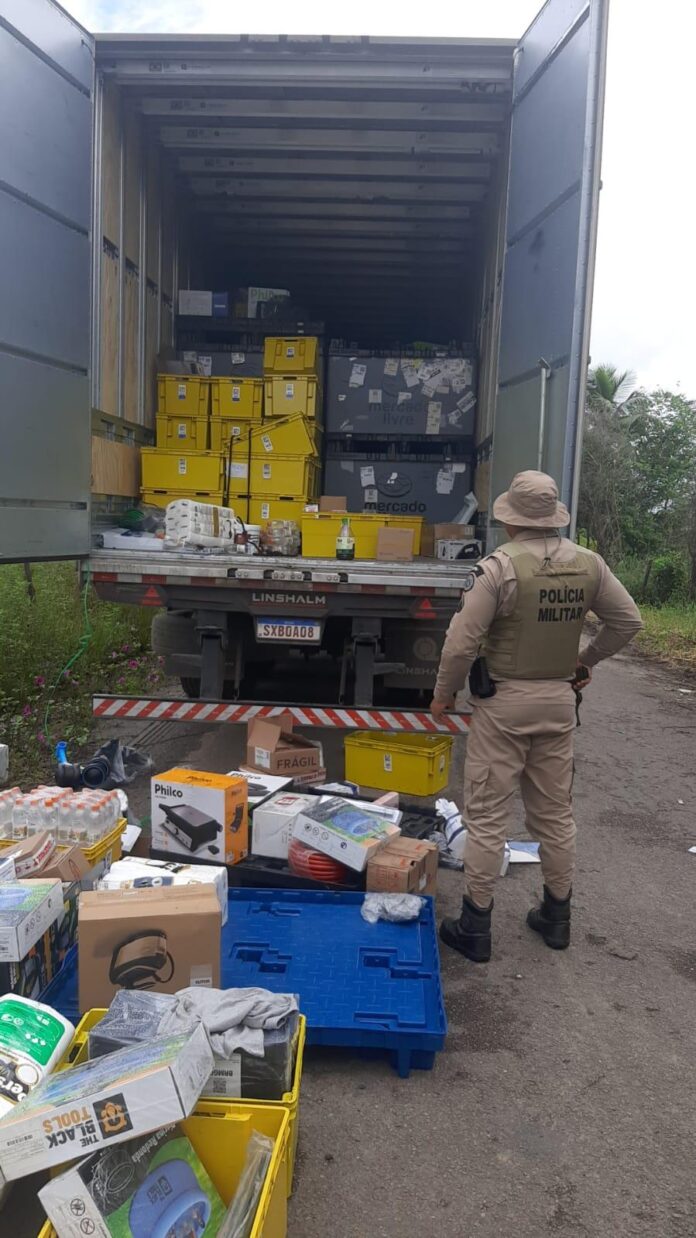 motorista-sequestrado-em-itatim-e-resgatado-e-carga-roubada-e-recuperada-pela-policia-militar-na-ba-001 (1)