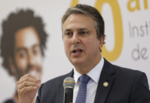 Após saída de Jaques Wagner, PT define Camilo Santana como novo líder no Senado