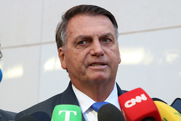 Bolsonaro fala com jornalistas ap—s depoimento na PF